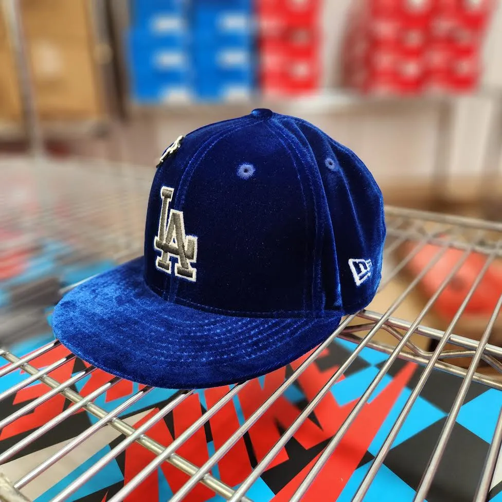 NEW ERA X PRIVATE SNEAKERS 'LOS ANGELES BLUE VELVET' GLOW