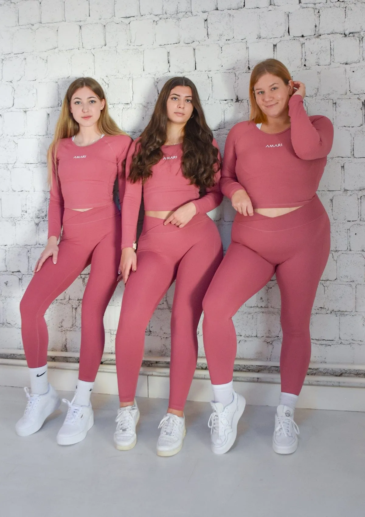 Performance Leggings - Cherry